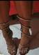 Piedi che calzano delle Scarpe eleganti