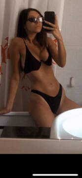 Public Photo of Francesca_25